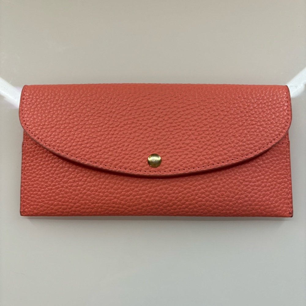Coral Clutch